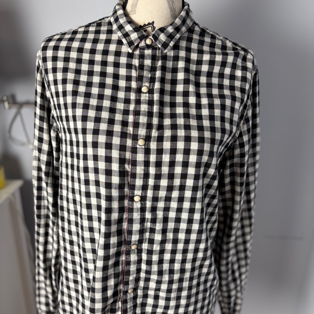 Levi’s Men’s Double Sided LS Pearl Snap Shirt. Black and White/Red and Blue